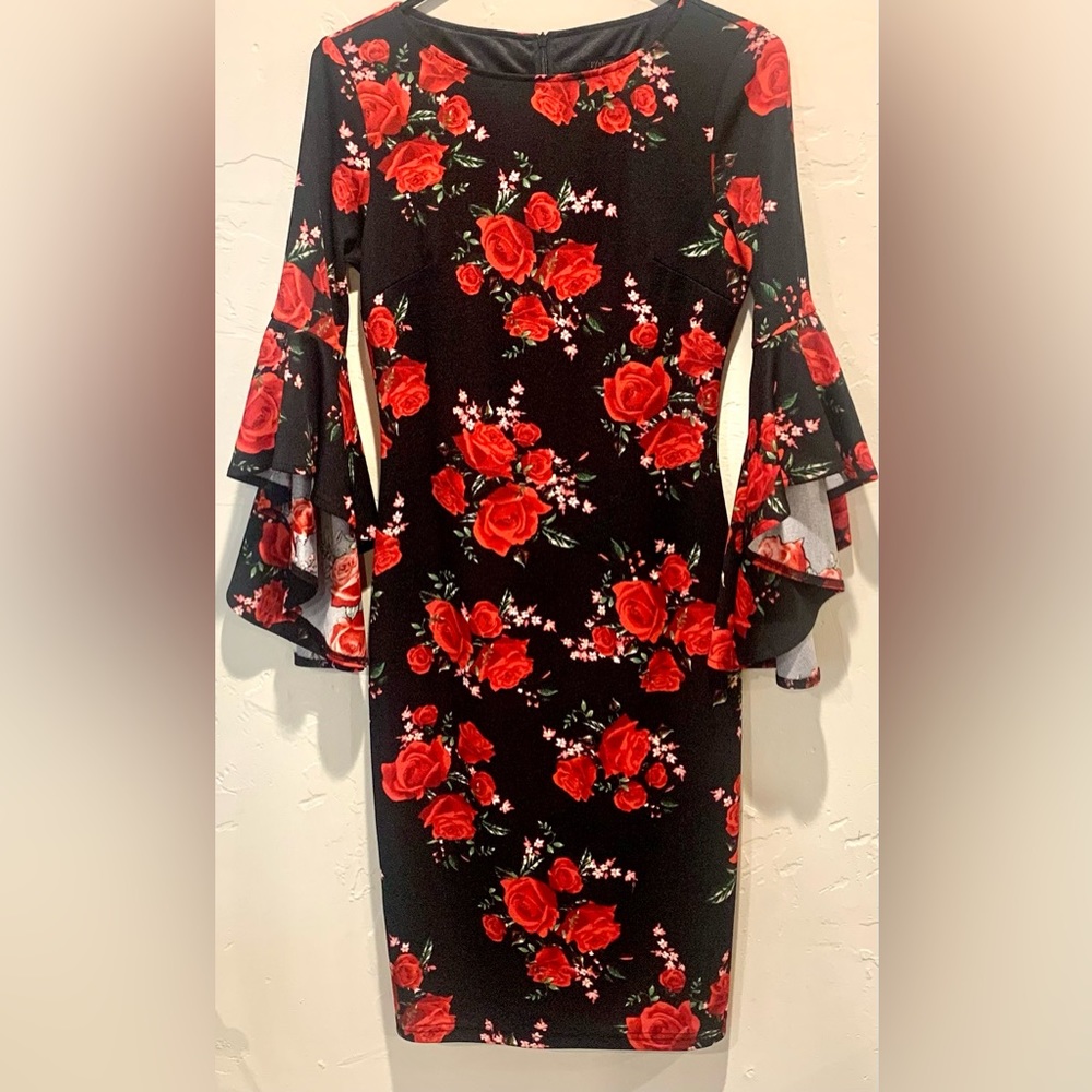 *NWOT* VFSHOW VFEMAGE Black with Red Rose Trumpet Sleeve Dress
